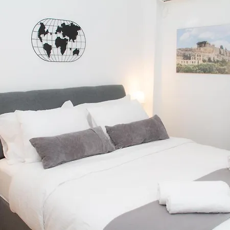 Acropolis Luxurious Legacy Apartment
