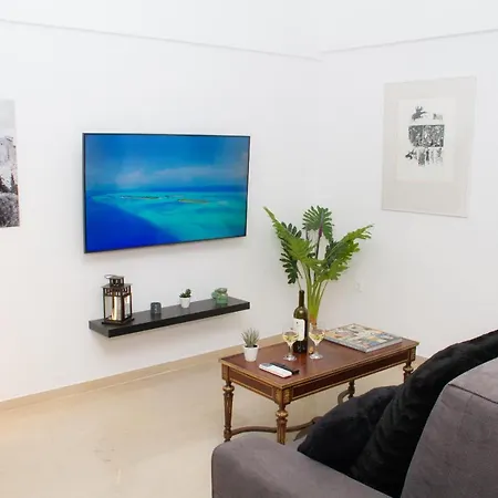 Acropolis Luxurious Legacy Apartment *