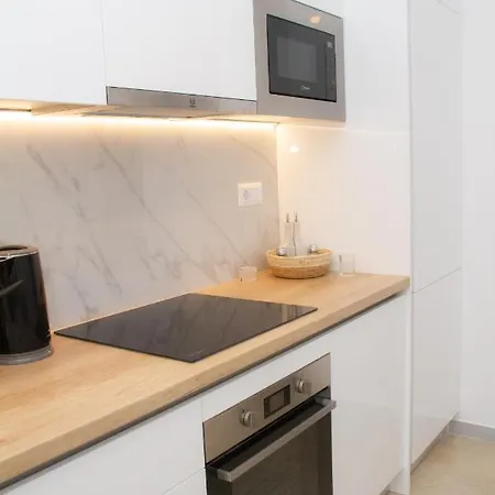 Acropolis Luxurious Legacy Apartment